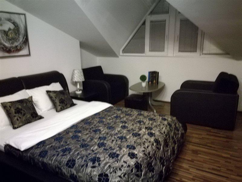 Hostel Kalonis Skopje Buitenkant foto