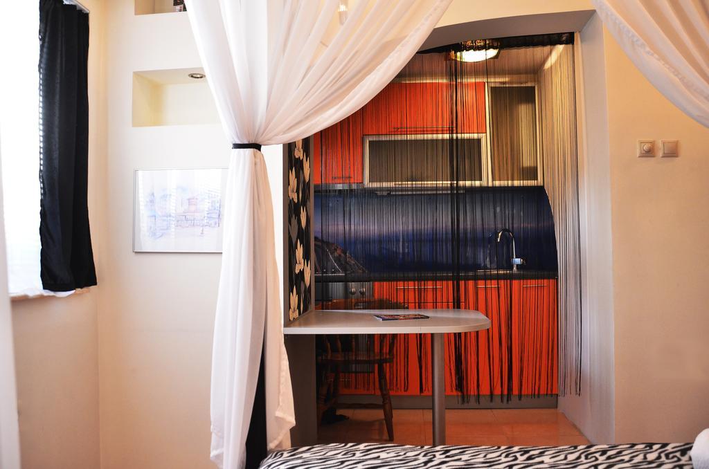 Hostel Kalonis Skopje Buitenkant foto