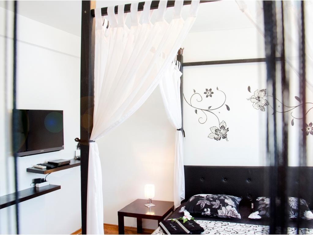 Hostel Kalonis Skopje Buitenkant foto