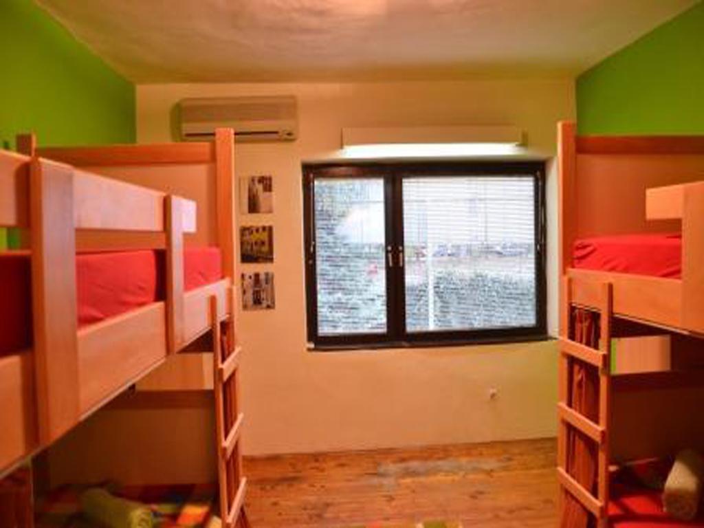 Hostel Kalonis Skopje Buitenkant foto