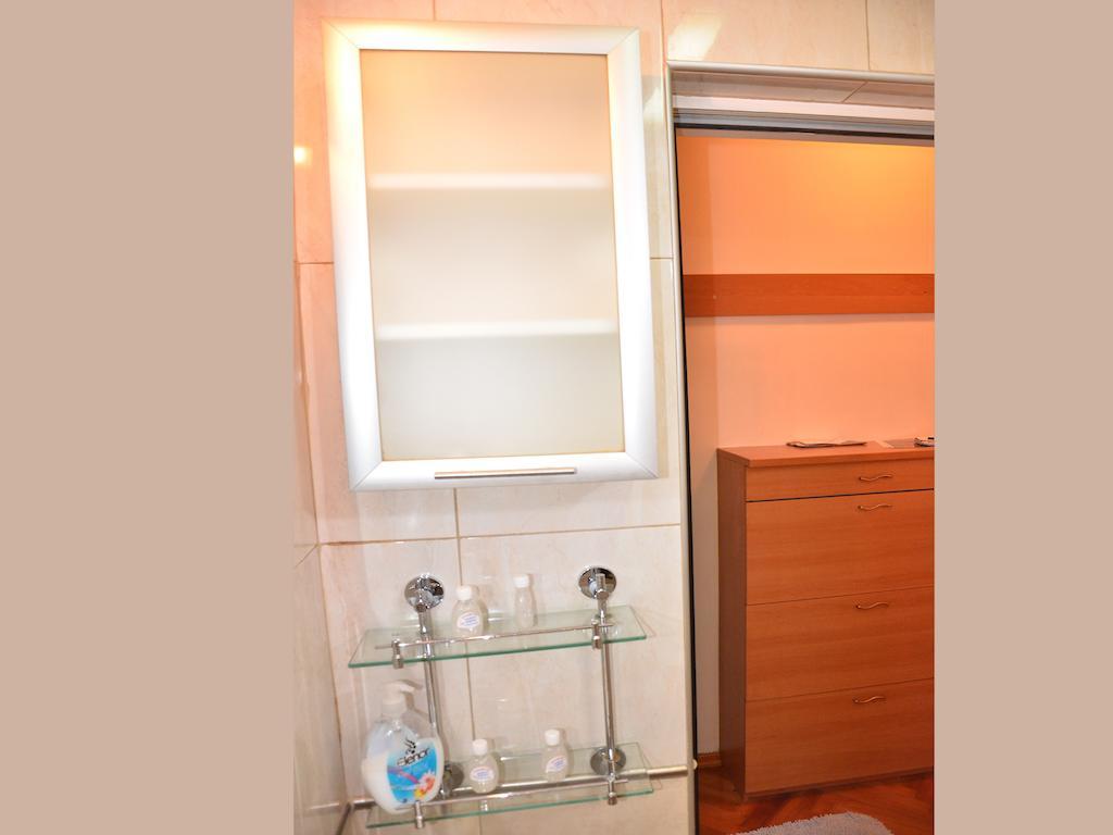 Hostel Kalonis Skopje Buitenkant foto